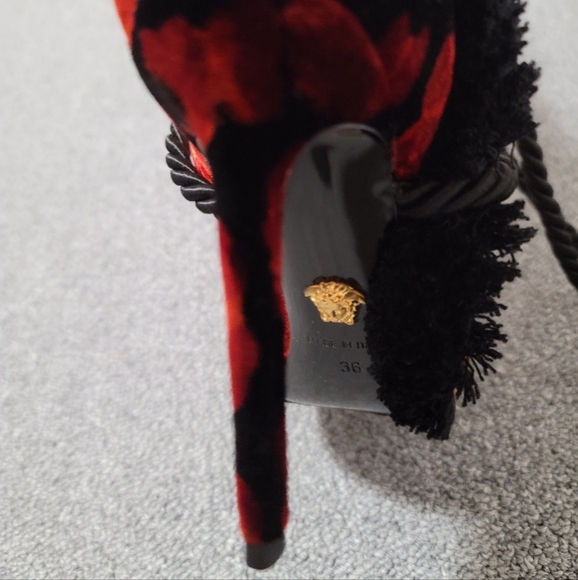 Flash sale🌟Host pick🌟Versace Boots size 36 - Picture 16 of 16